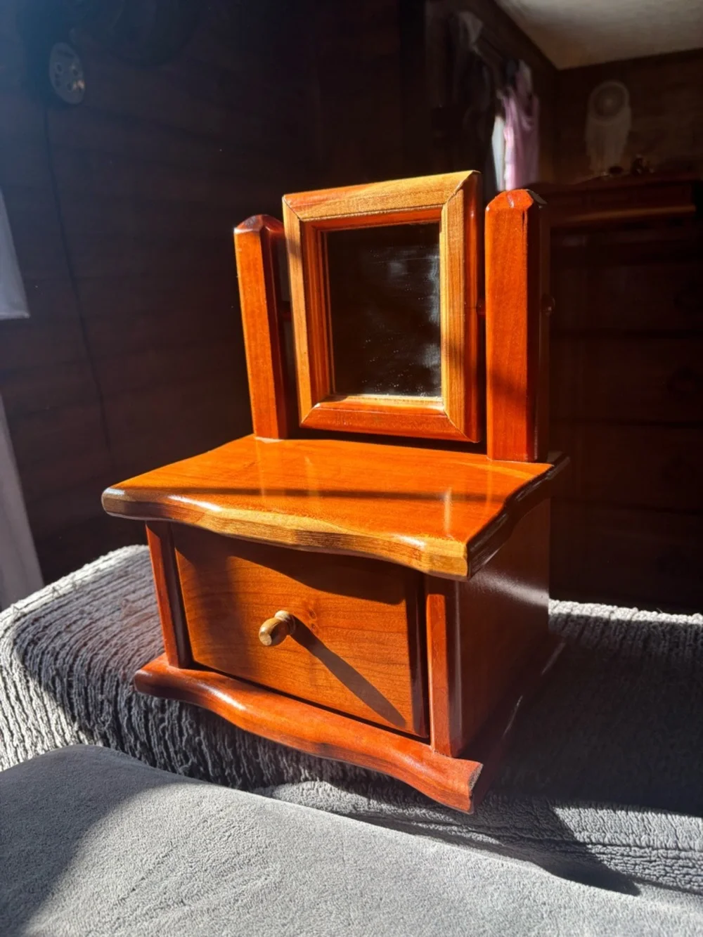 Vintage Tabletop Vanity Jewelry Chest, Cedar Wood Color